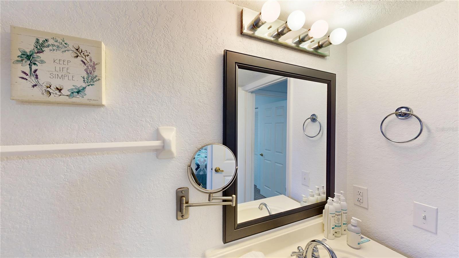 Image 27 of 39 For 8708 Papaya Drive