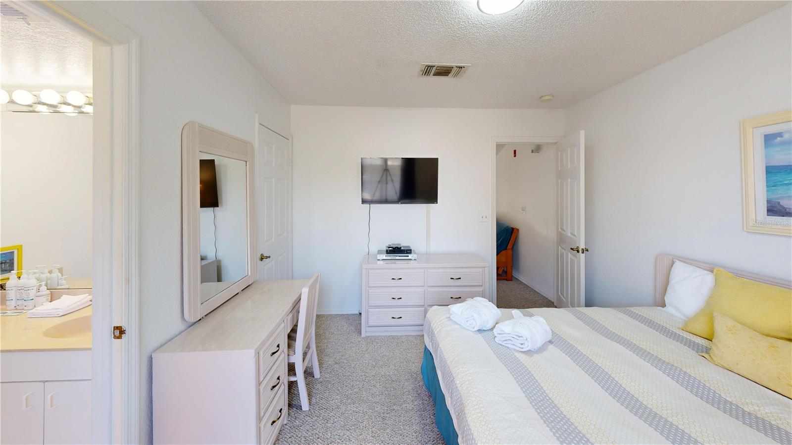 Image 30 of 39 For 8708 Papaya Drive