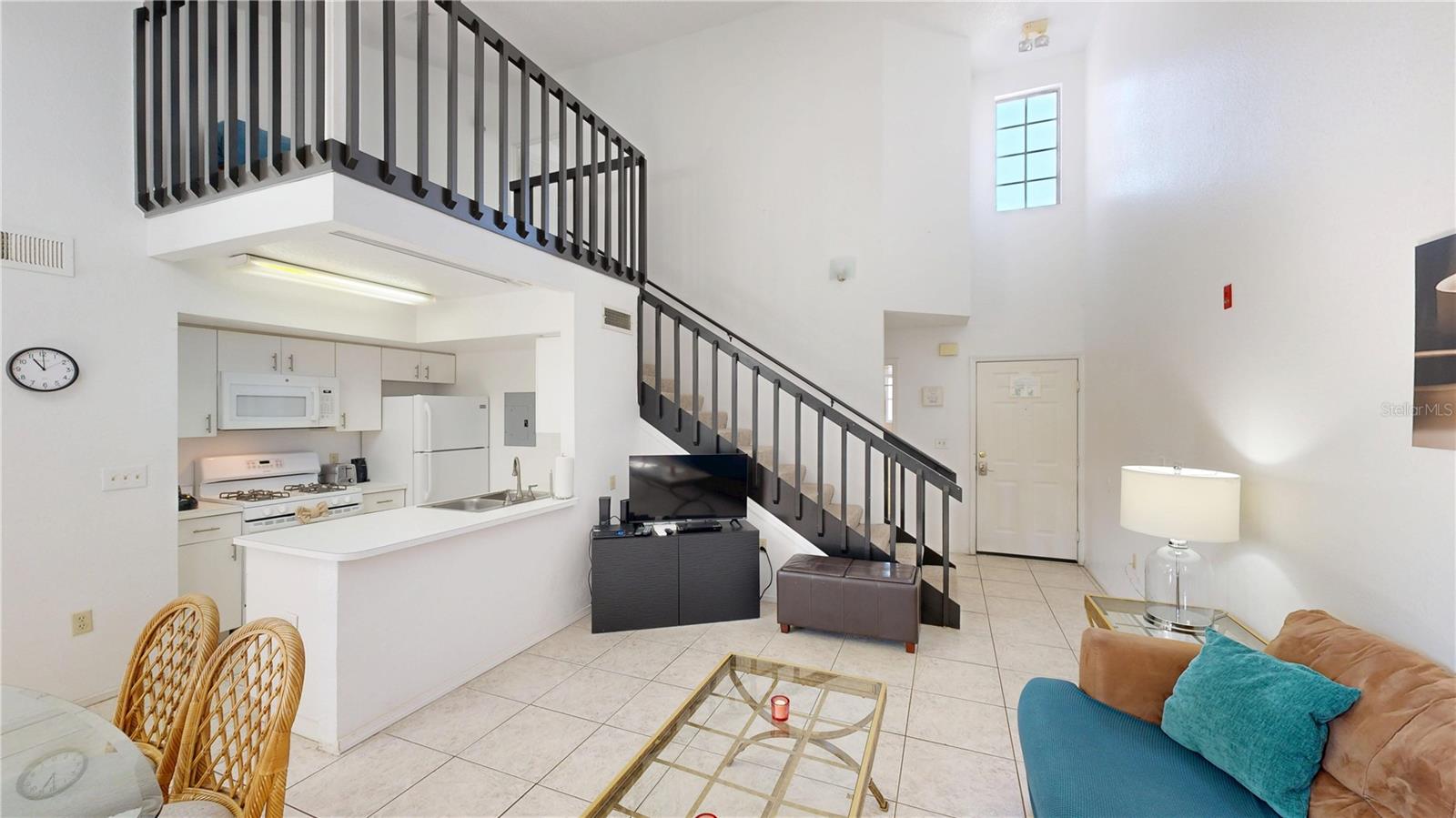 Image 6 of 39 For 8708 Papaya Drive