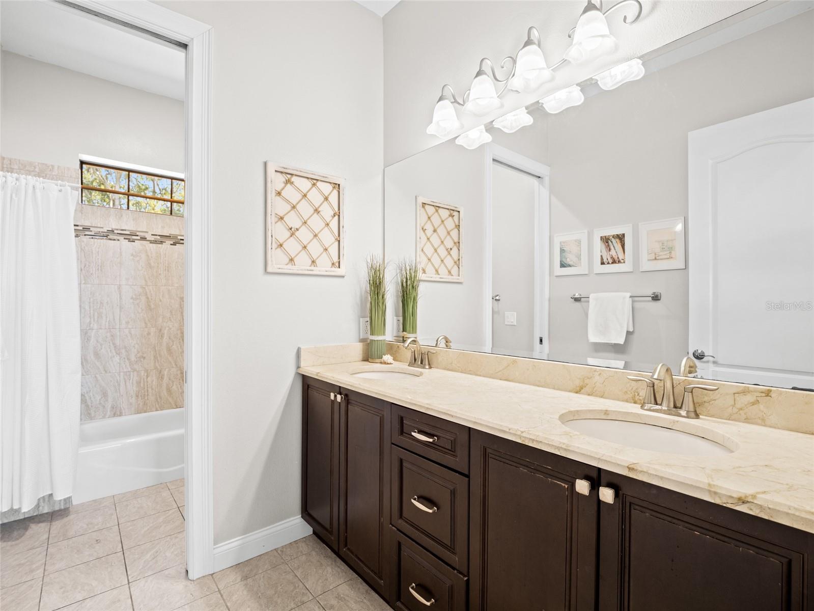 Image 33 of 55 For 1520 Canopy Oaks Court