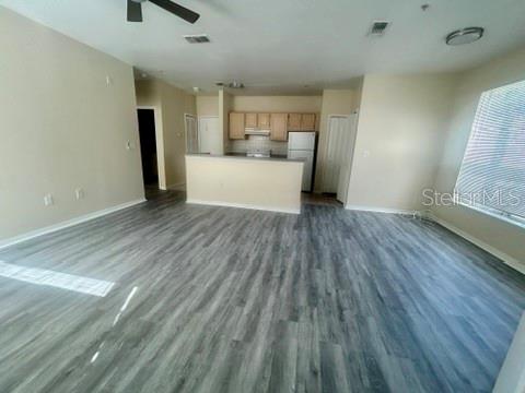 Image 6 of 13 For 5807 Legacy Crescent Place 202