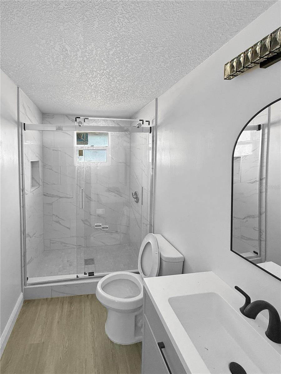 Image 5 of 13 For 1119 Hickory Avenue