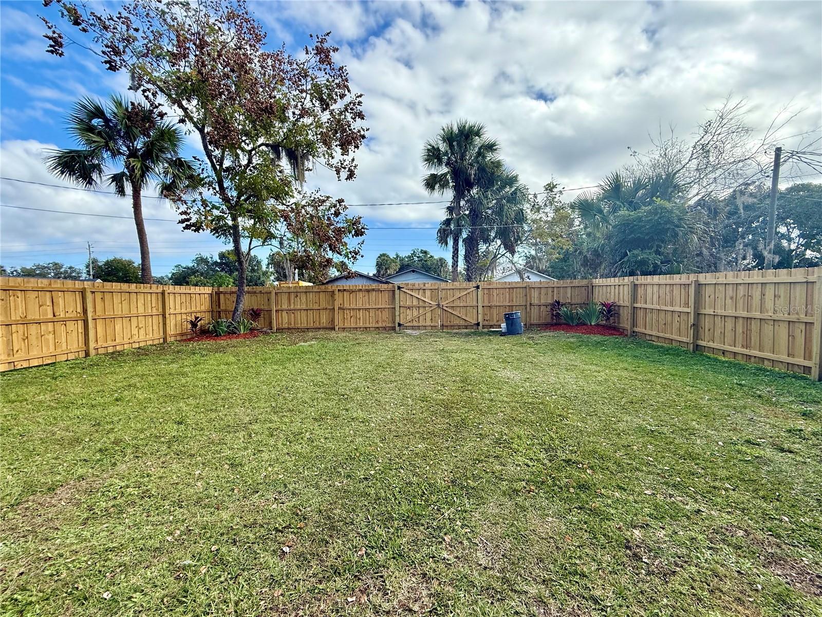 Image 8 of 13 For 1119 Hickory Avenue