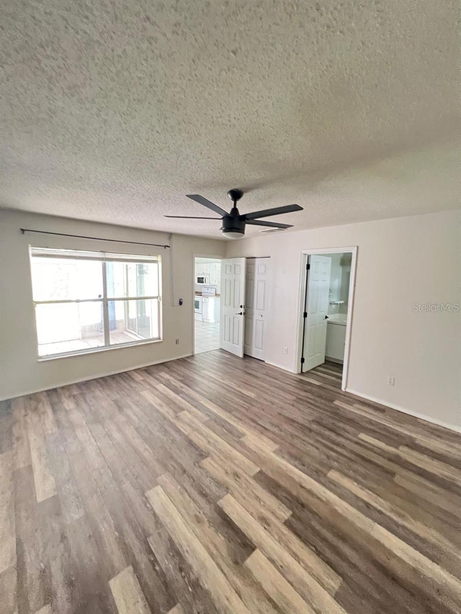 Image 2 of 5 For 733 Robin Court