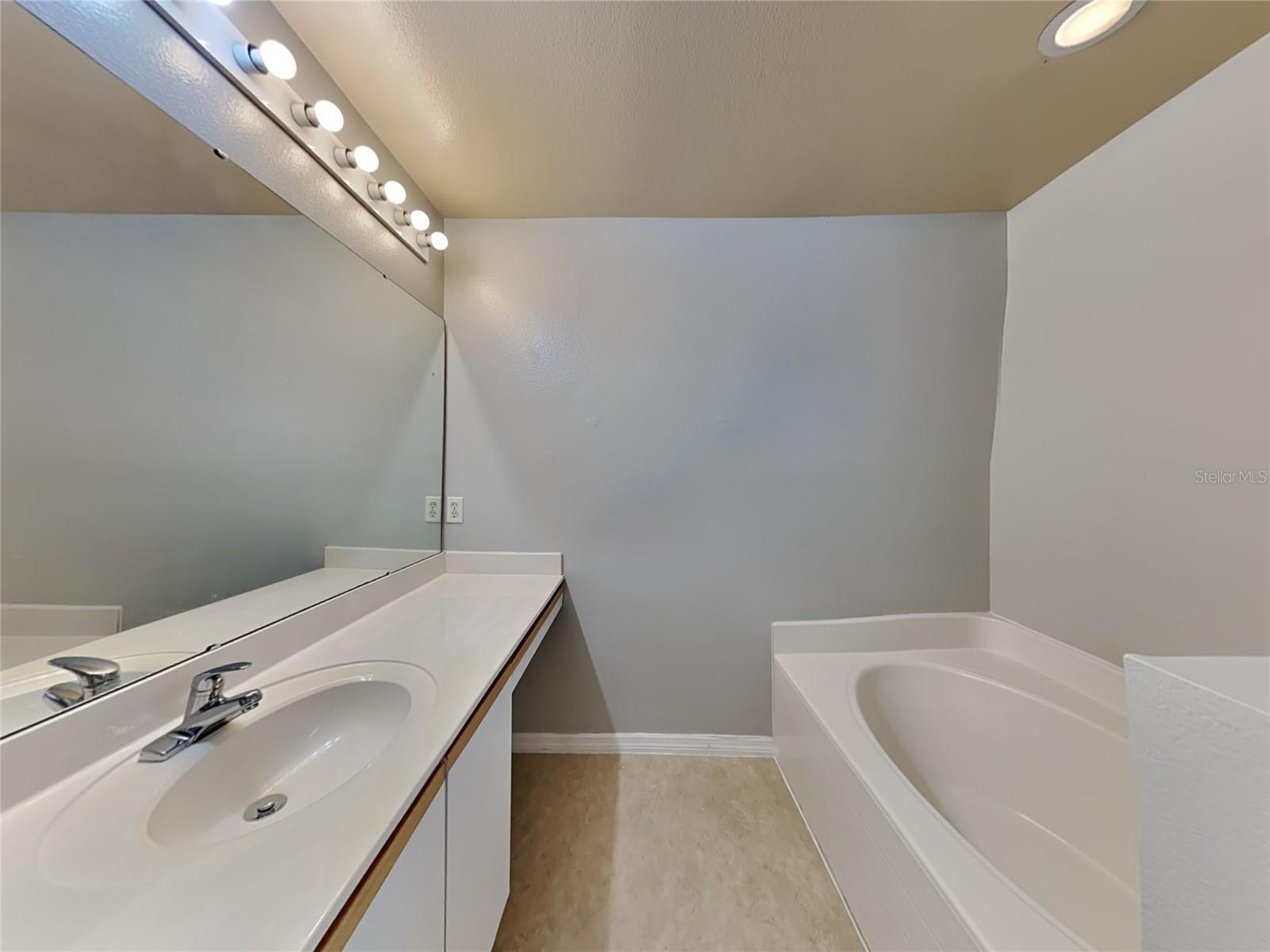 Image 12 of 18 For 3221 Utah Drive