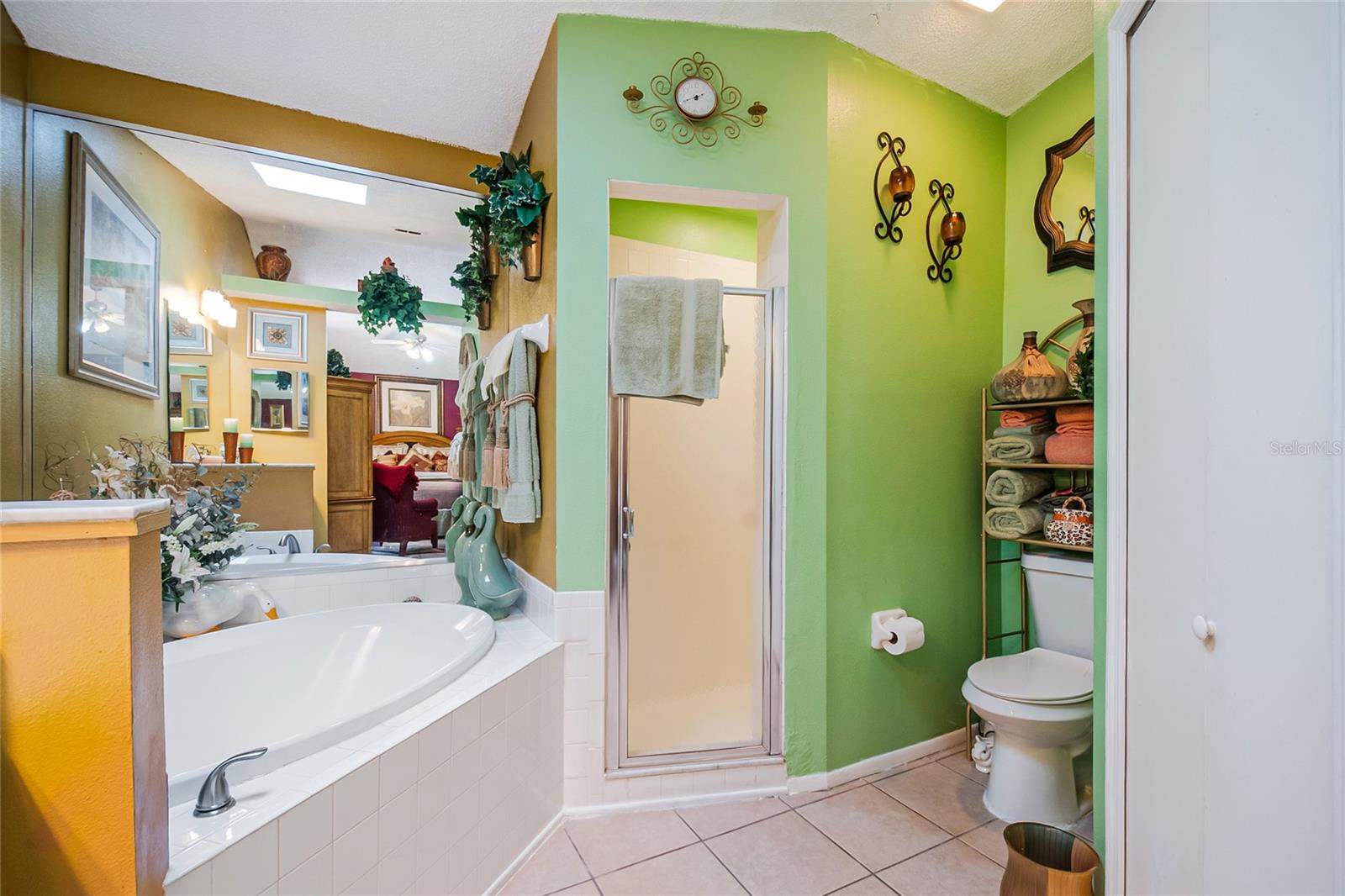 Image 17 of 27 For 7202 Edgewater Shores Court