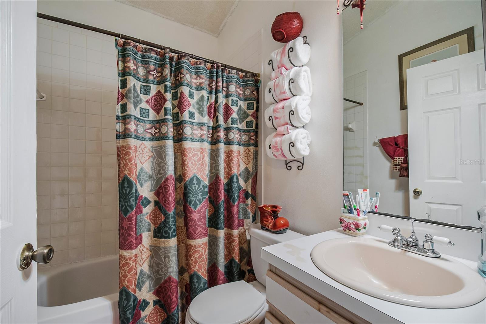 Image 19 of 27 For 7202 Edgewater Shores Court