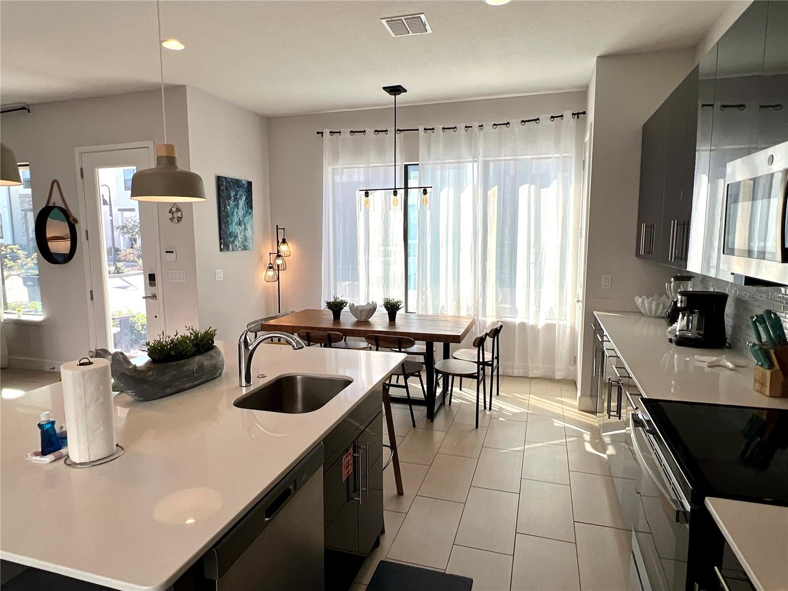 Image 8 of 47 For 235 Villa Domani Circle