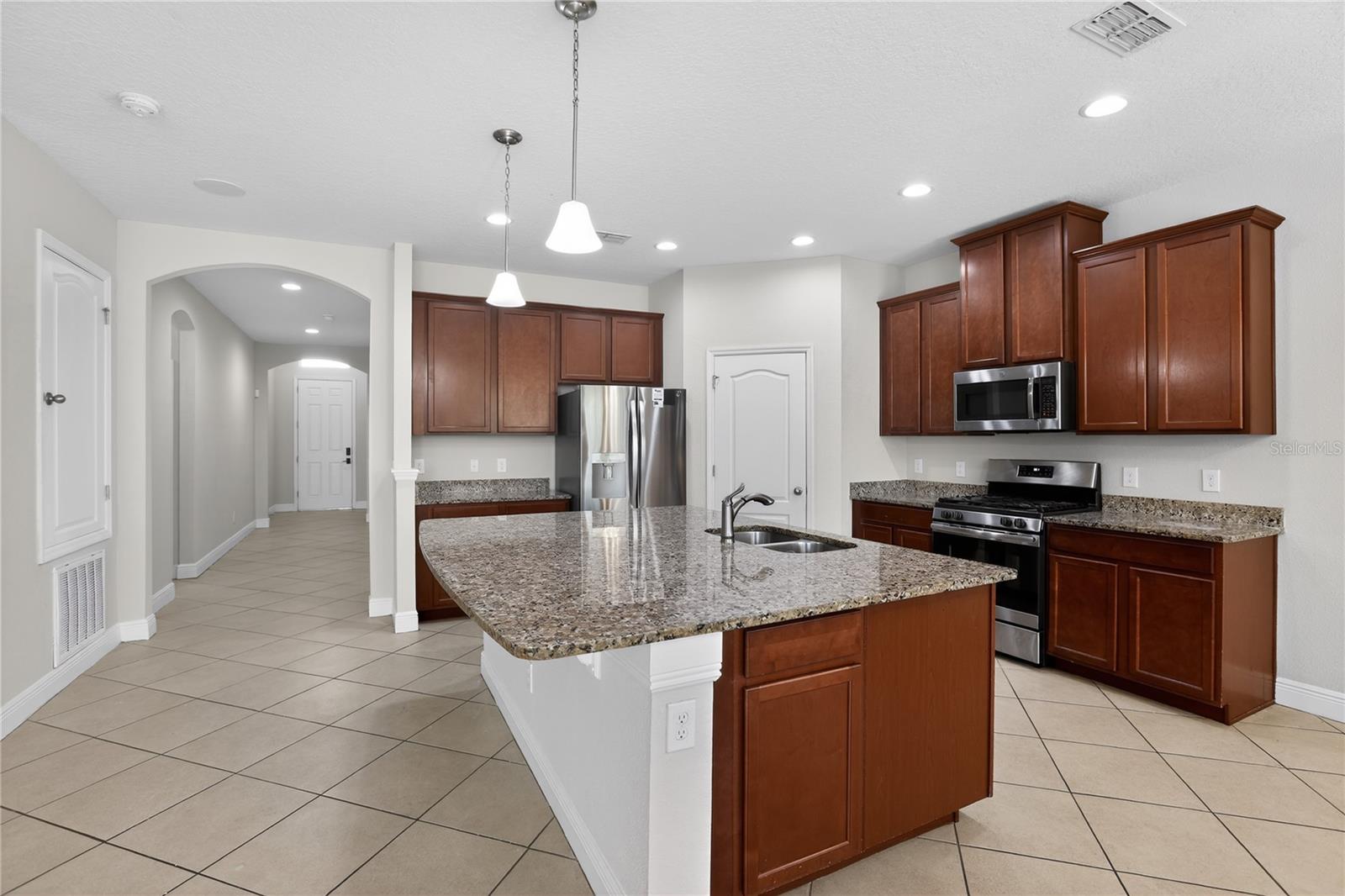 Image 7 of 17 For 817 Dusty Pine Drive