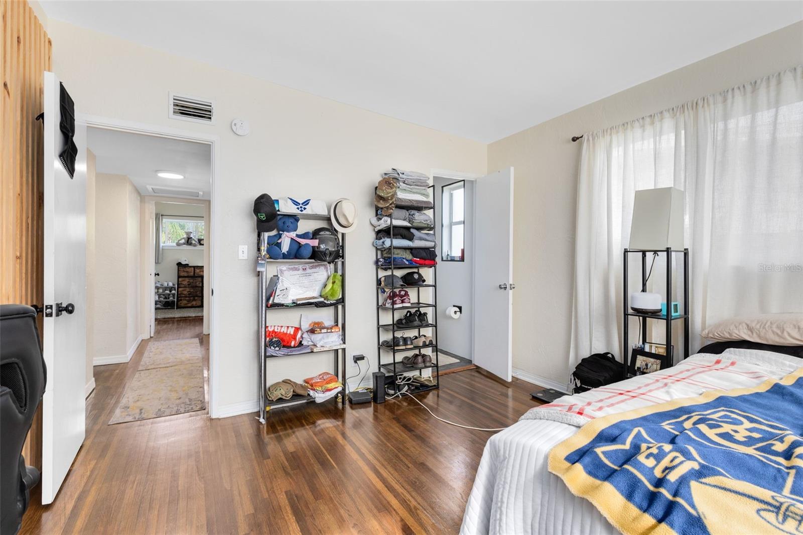 Image 13 of 28 For 424 Manhattan Avenue