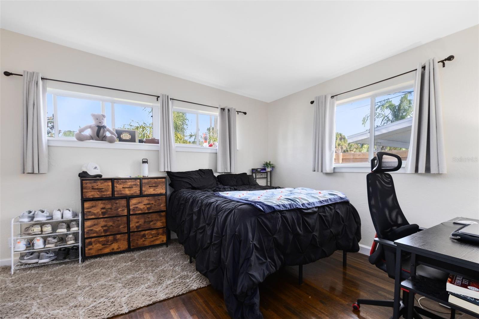 Image 14 of 28 For 424 Manhattan Avenue