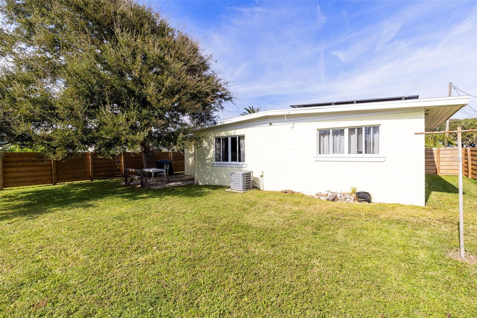 Image 19 of 28 For 424 Manhattan Avenue