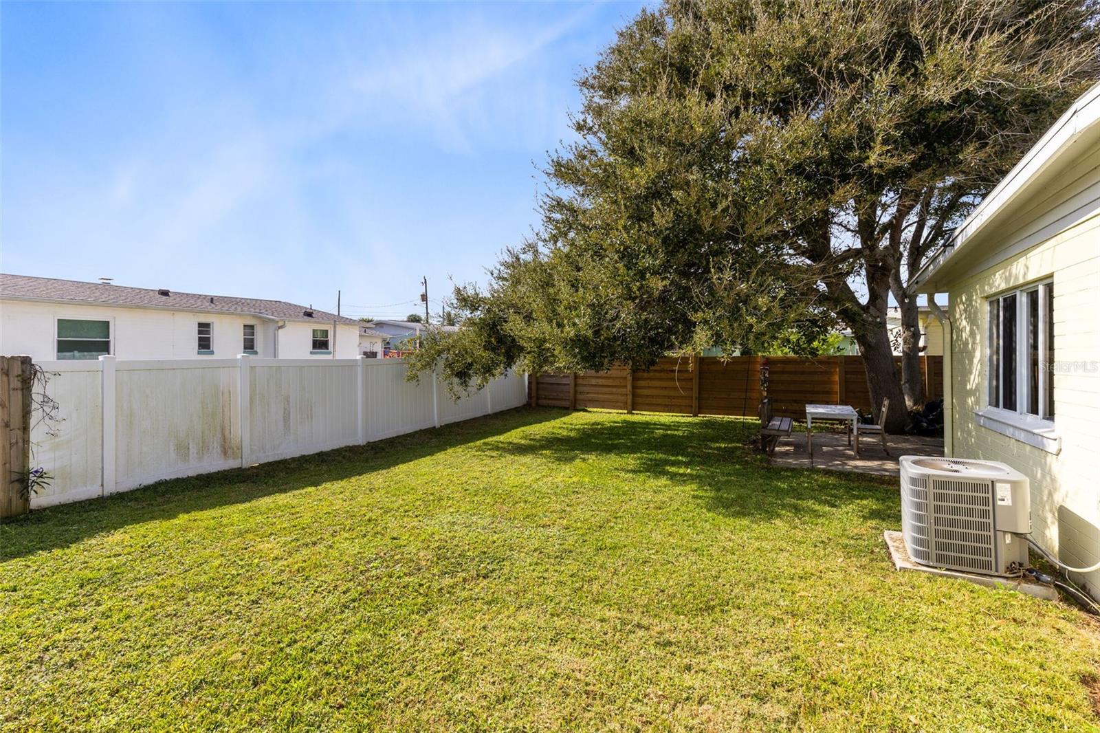 Image 20 of 28 For 424 Manhattan Avenue