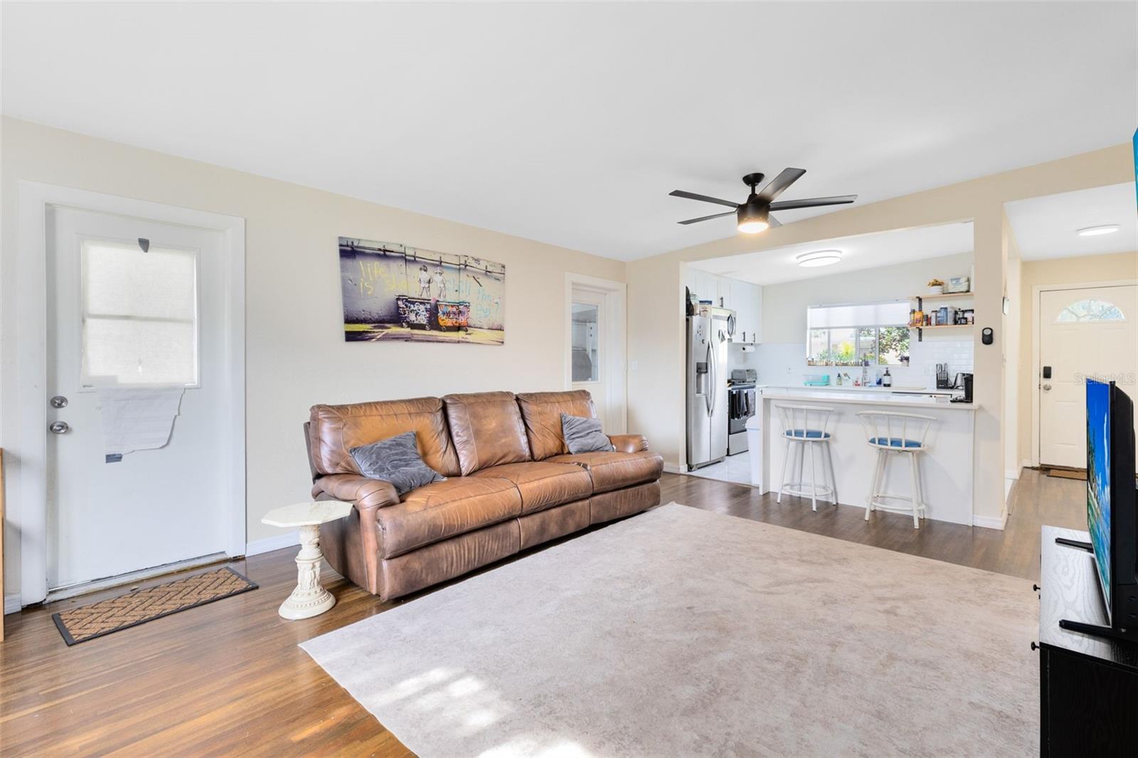 Image 3 of 28 For 424 Manhattan Avenue