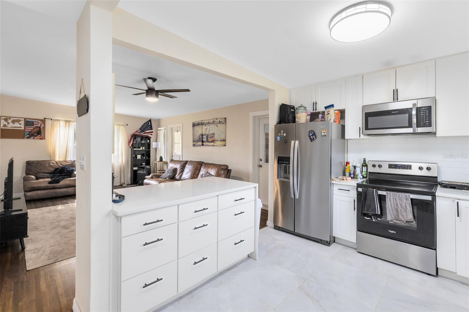 Image 7 of 28 For 424 Manhattan Avenue