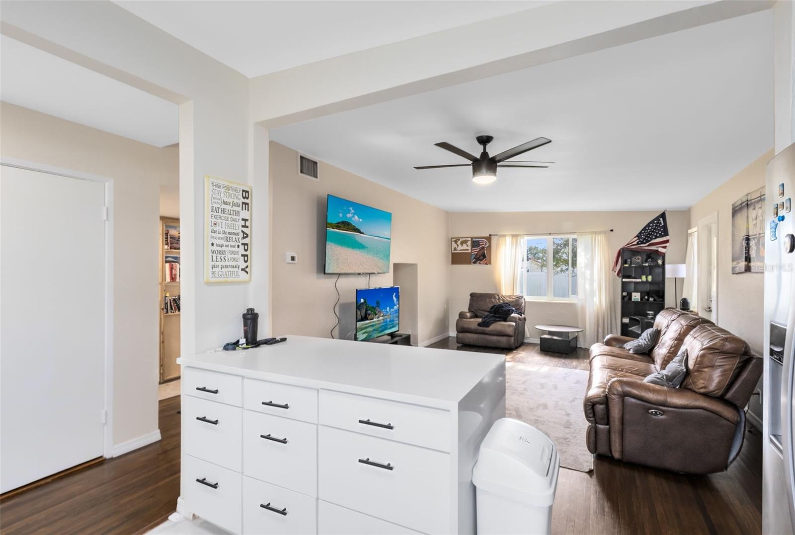 Image 9 of 28 For 424 Manhattan Avenue