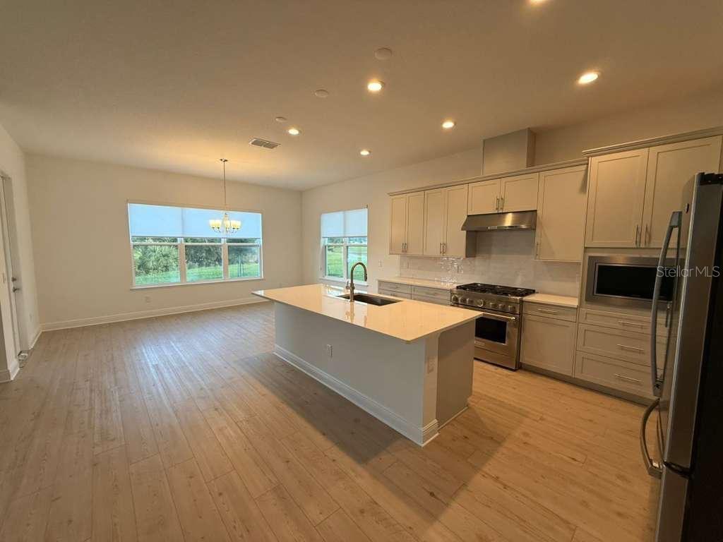 Image 16 of 55 For 13241 Tollcross Way