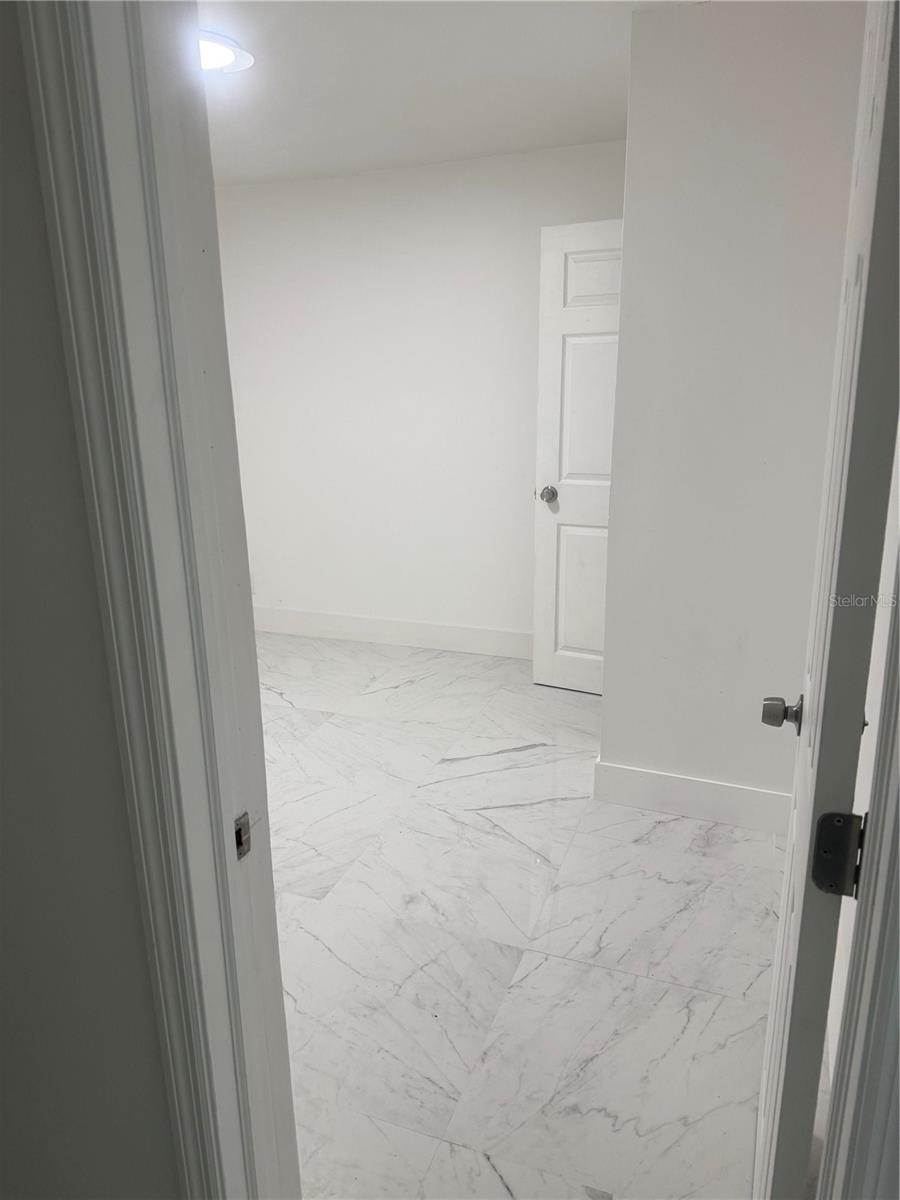 Image 21 of 46 For 305 Ann Street