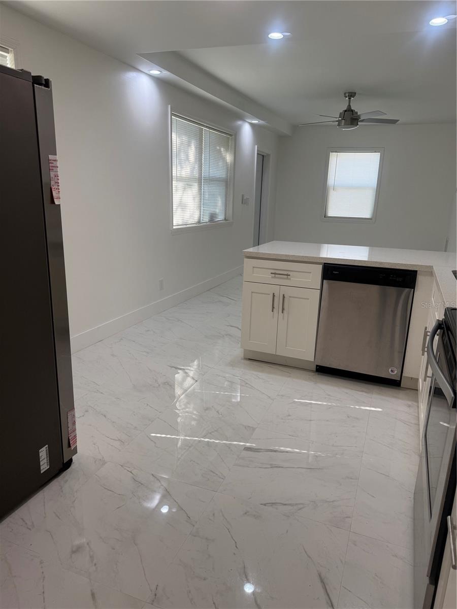 Image 28 of 46 For 305 Ann Street