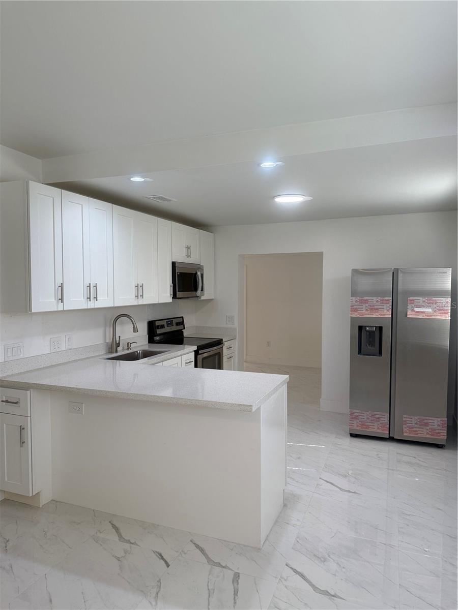 Image 32 of 46 For 305 Ann Street