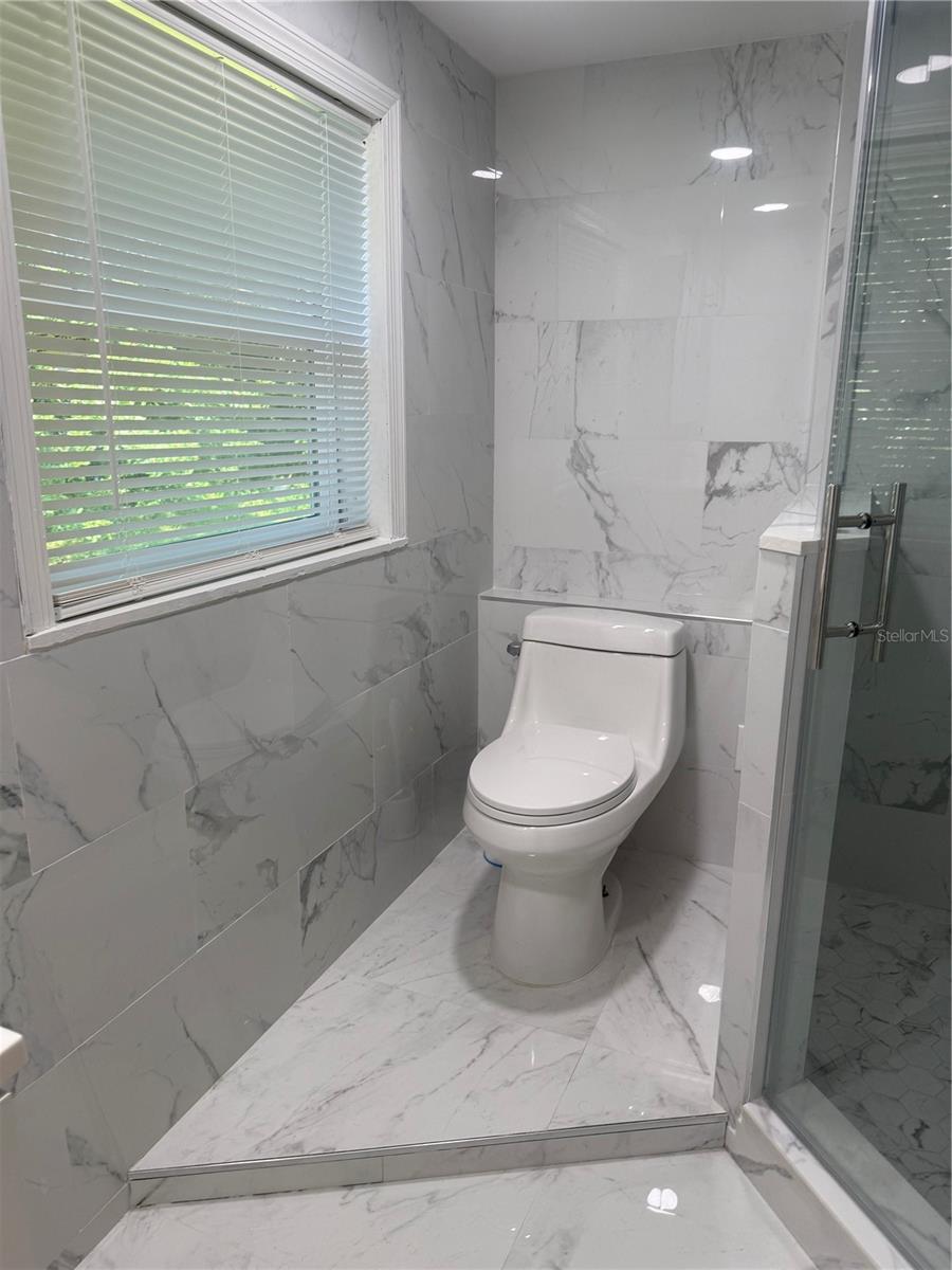 Image 41 of 46 For 305 Ann Street