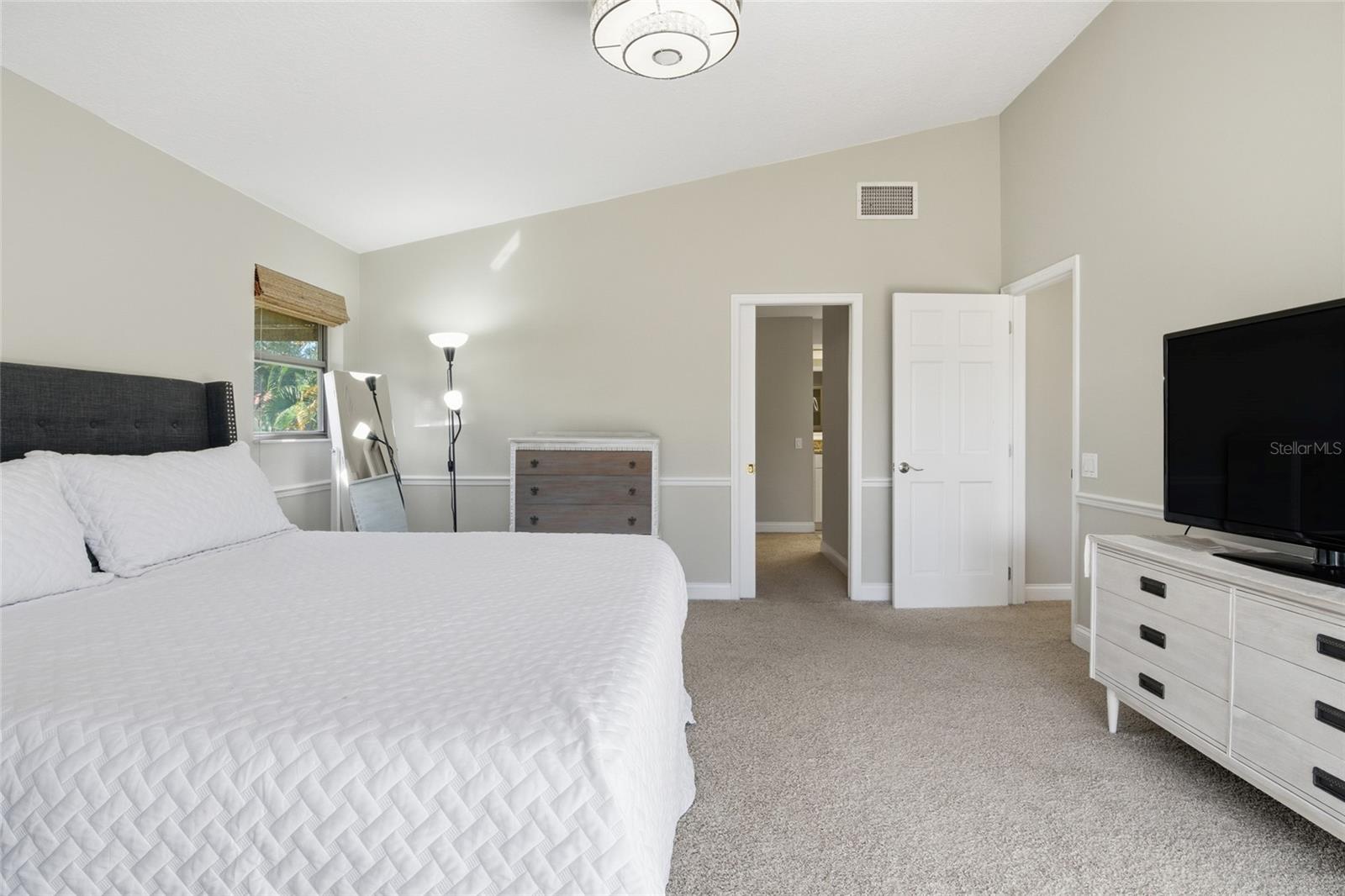 Image 15 of 33 For 6425 Wellington Drive