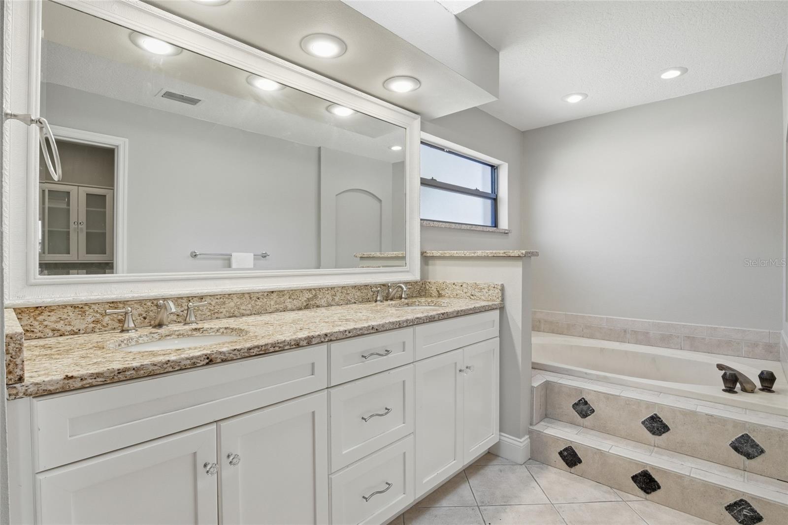 Image 17 of 33 For 6425 Wellington Drive