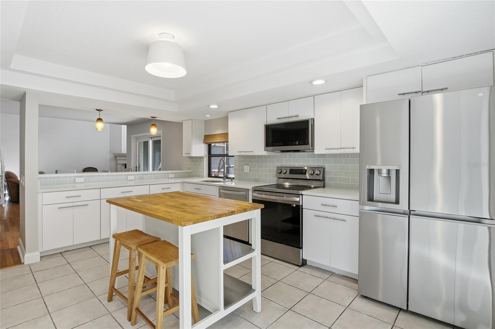 Image 4 of 33 For 6425 Wellington Drive