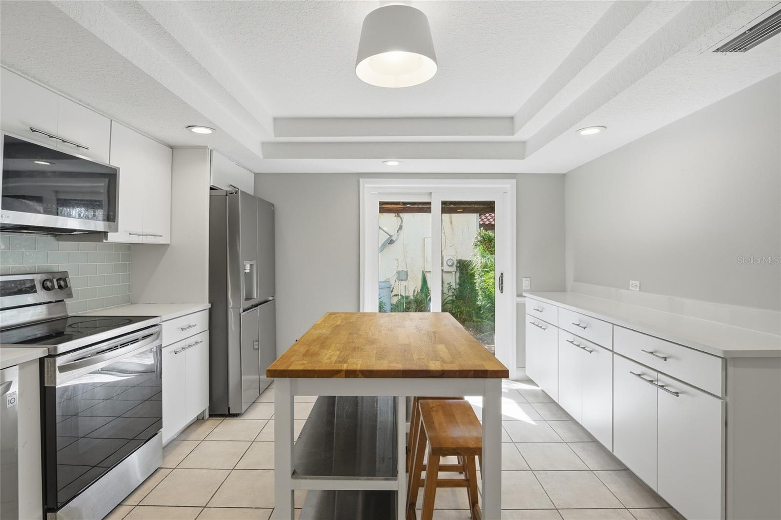 Image 9 of 33 For 6425 Wellington Drive