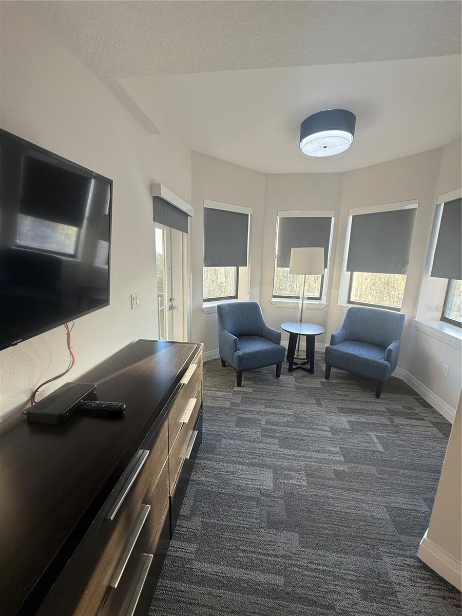 Image 14 of 25 For 14501 Grove Resort Avenue 2528