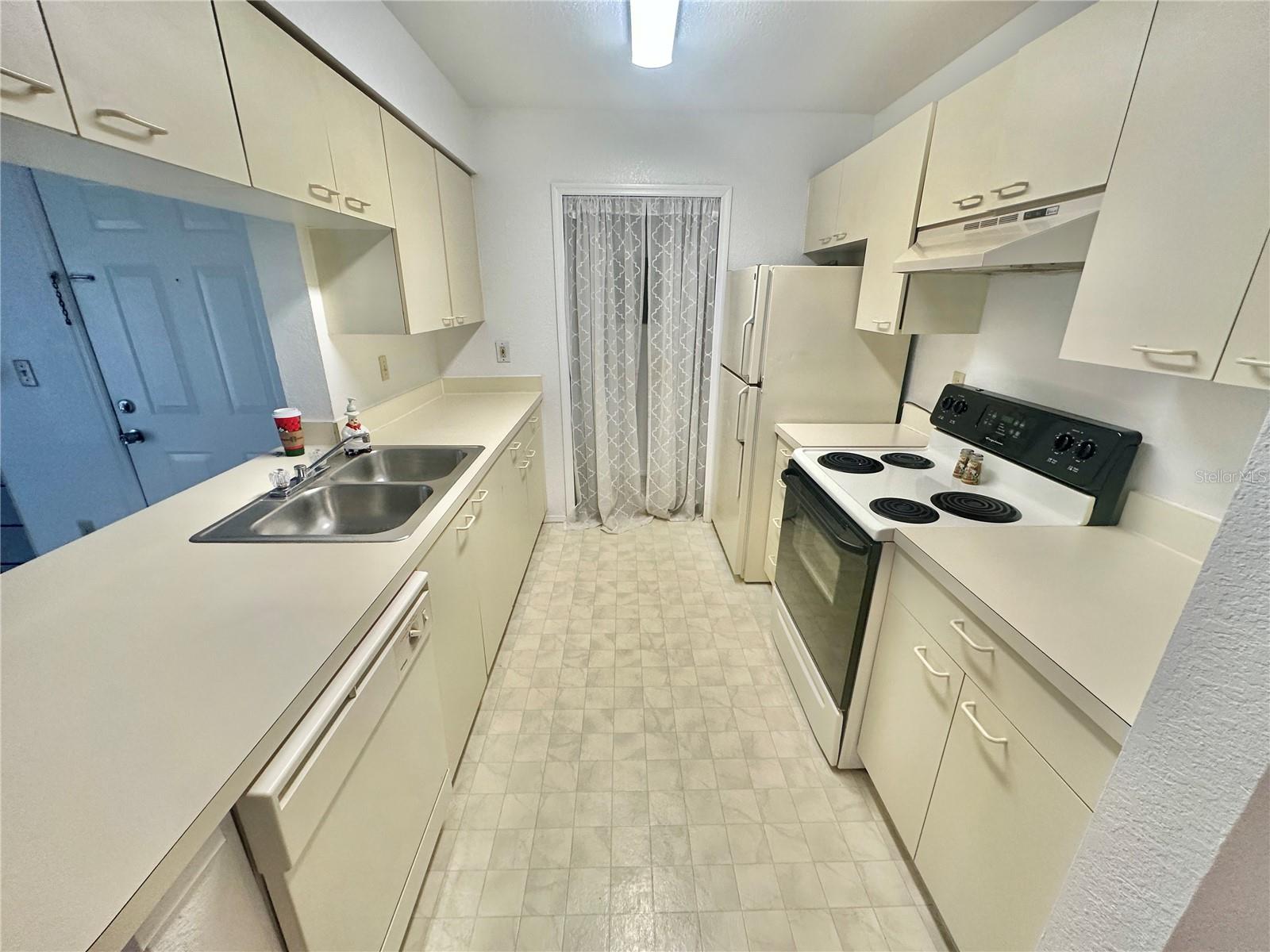 Image 6 of 17 For 2550 Alafaya Trail 3304