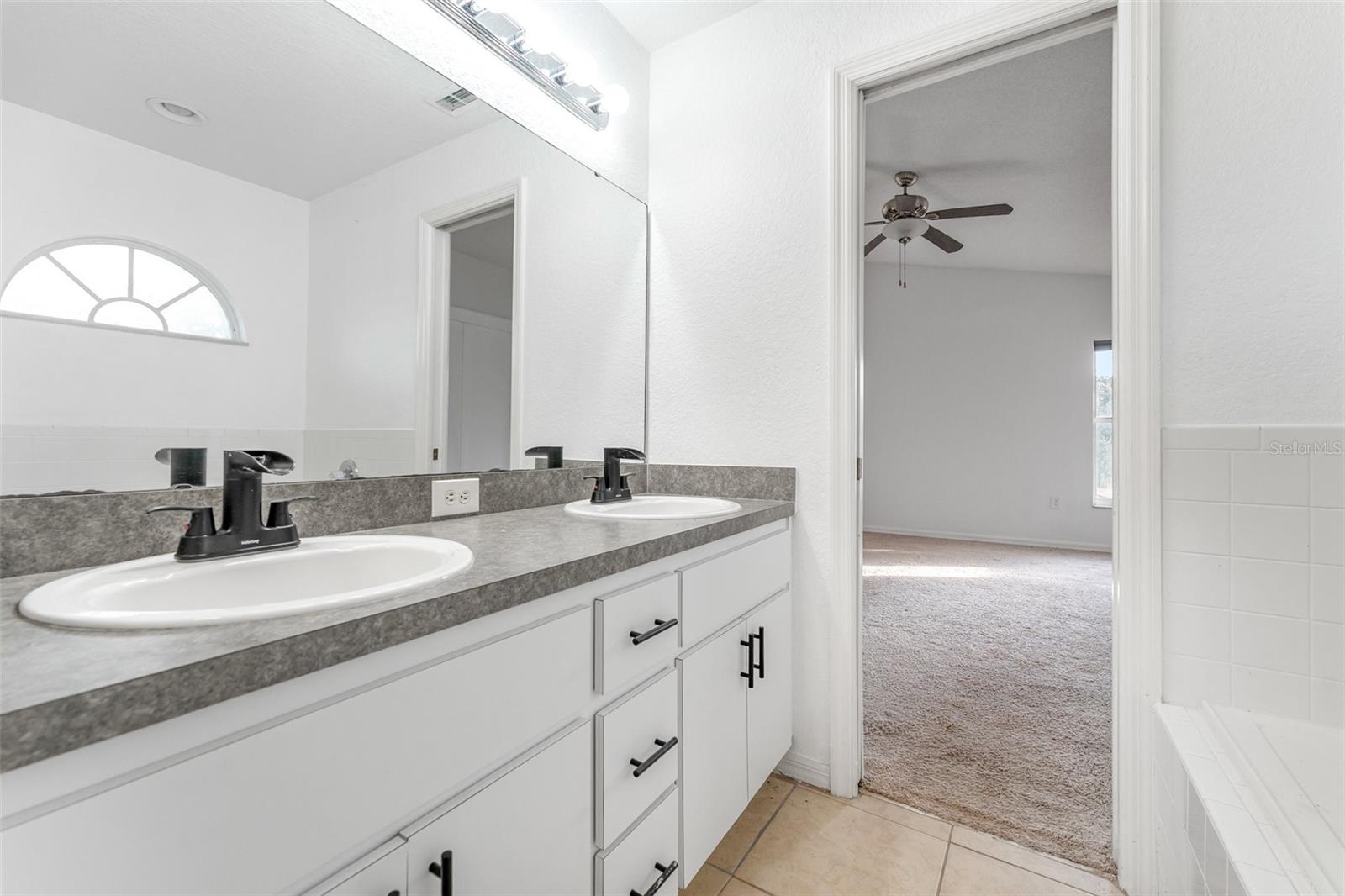 Image 27 of 39 For 1005 Tequesta Trail