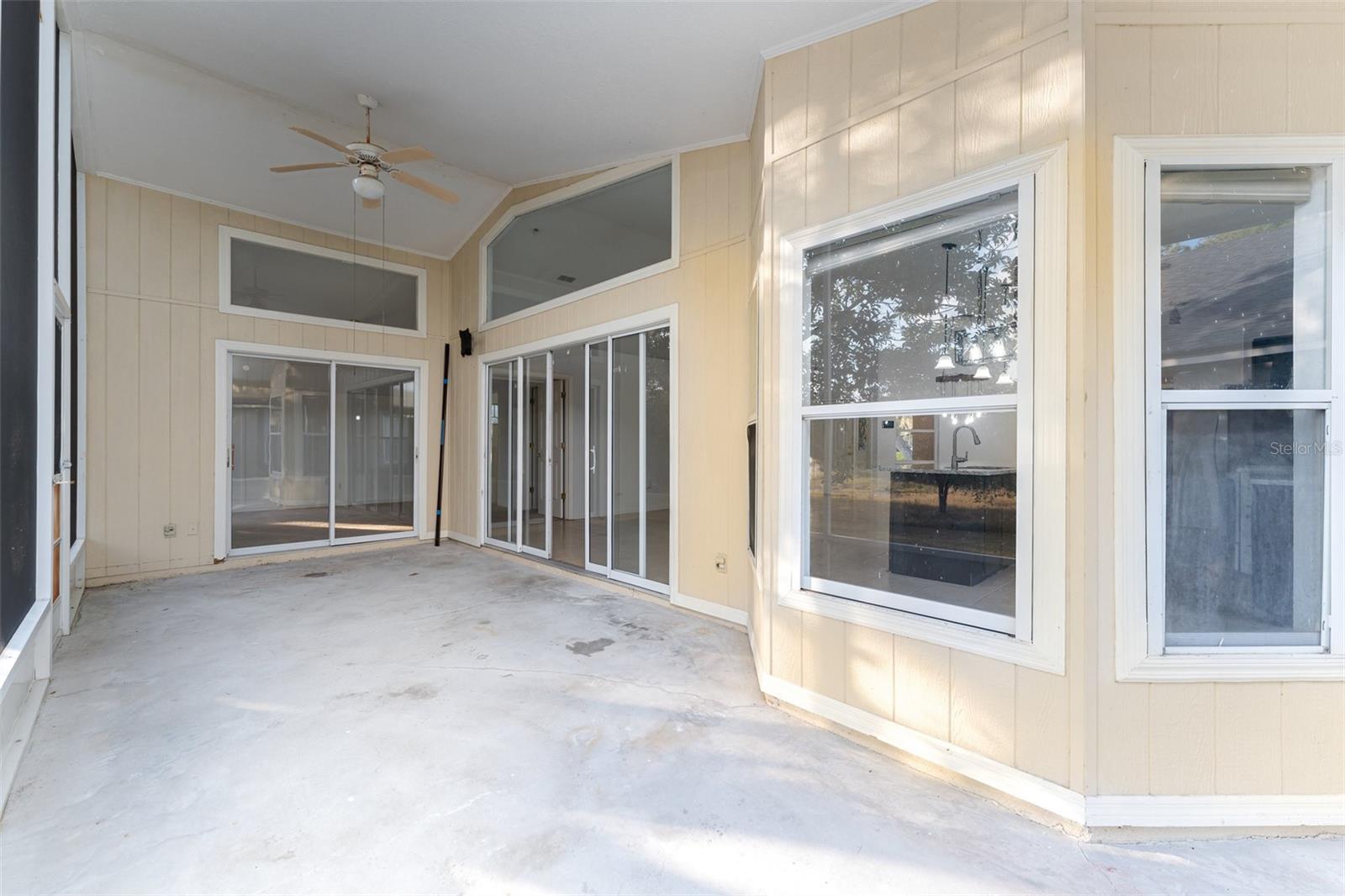 Image 31 of 39 For 1005 Tequesta Trail