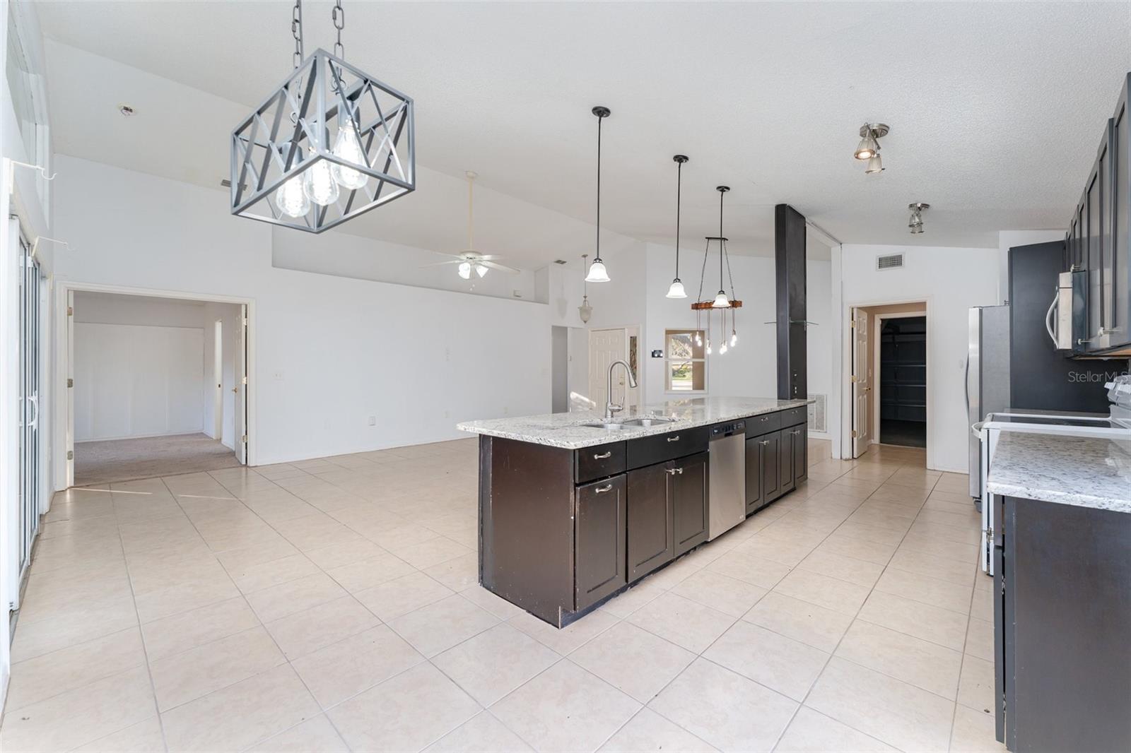 Image 9 of 39 For 1005 Tequesta Trail