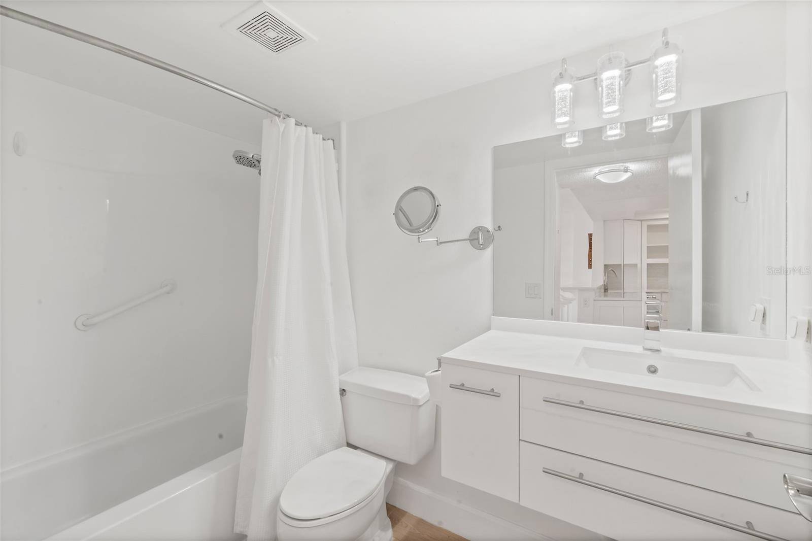 Image 14 of 30 For 1860 Atlantic Avenue B302