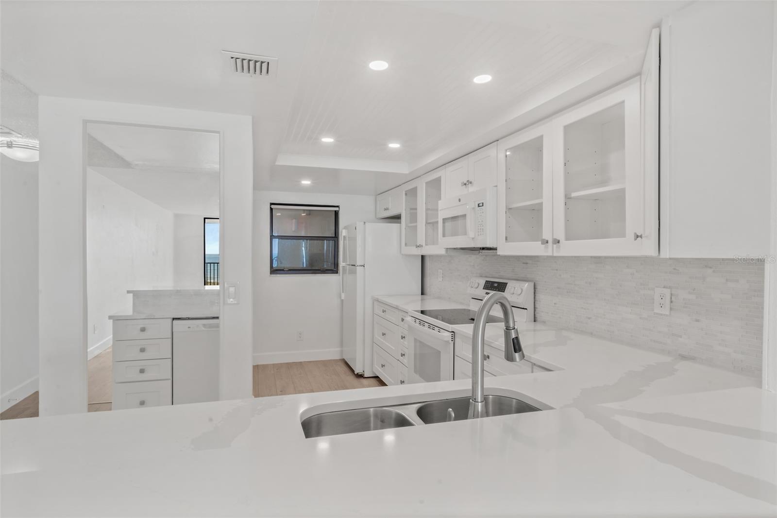 Image 22 of 30 For 1860 Atlantic Avenue B302