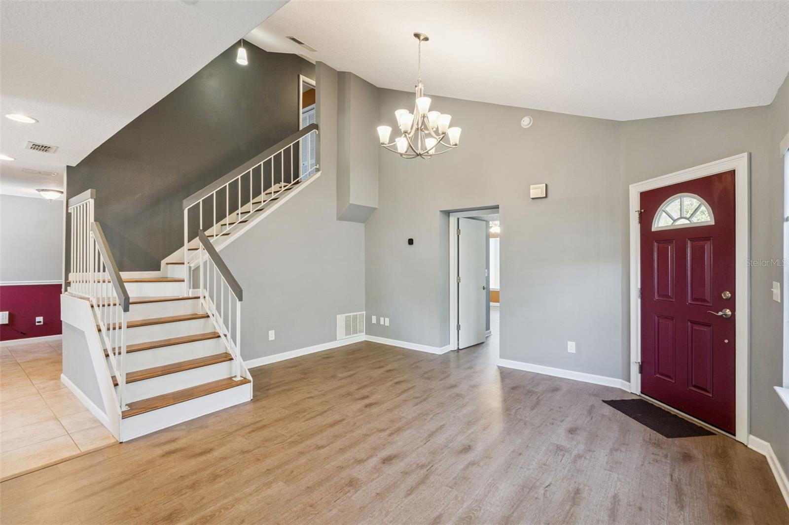 Image 19 of 40 For 2111 Churchill Downs Circle