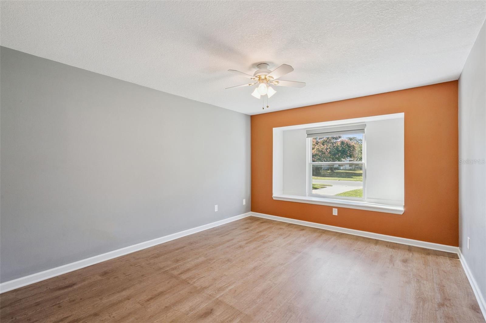 Image 20 of 40 For 2111 Churchill Downs Circle