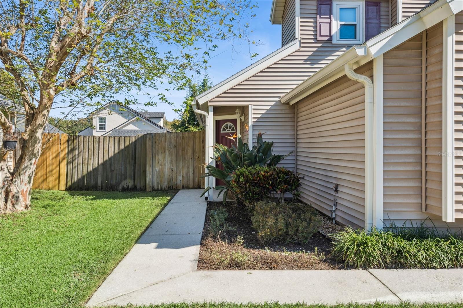 Image 7 of 40 For 2111 Churchill Downs Circle