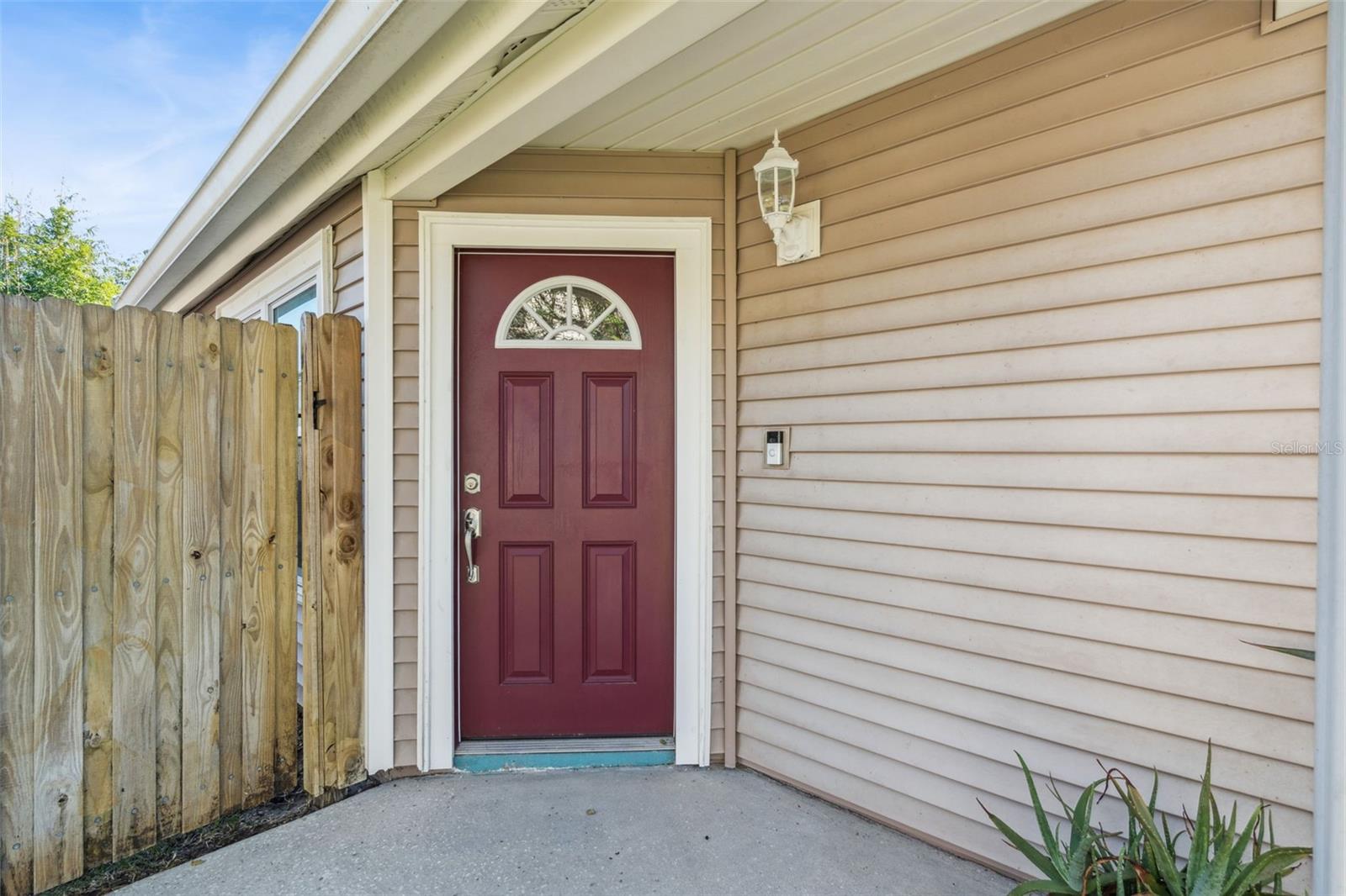 Image 8 of 40 For 2111 Churchill Downs Circle