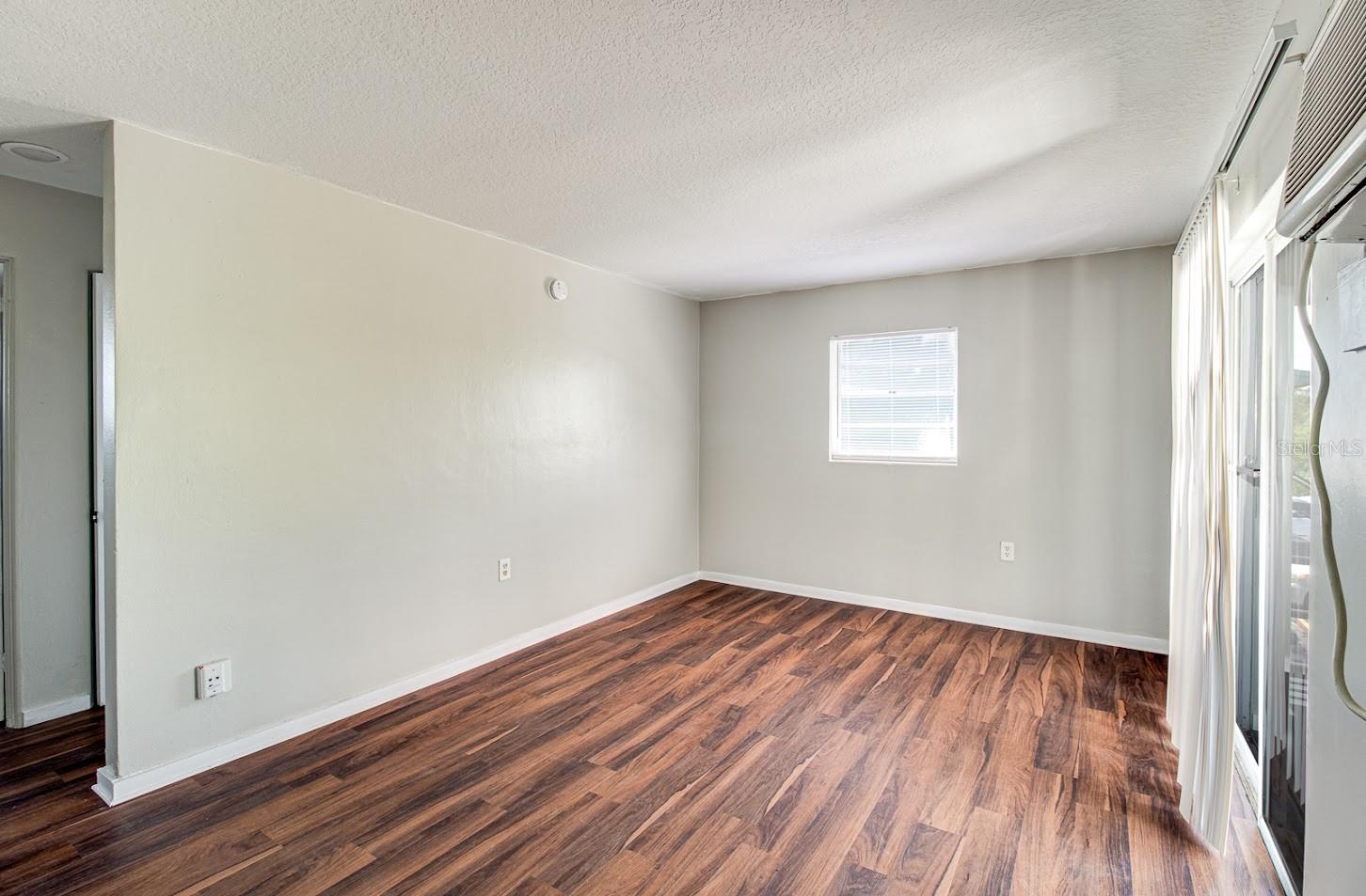 Image 10 of 12 For 1341 Point Drive 1