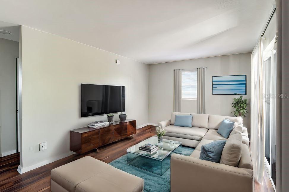 Image 11 of 12 For 1341 Point Drive 1