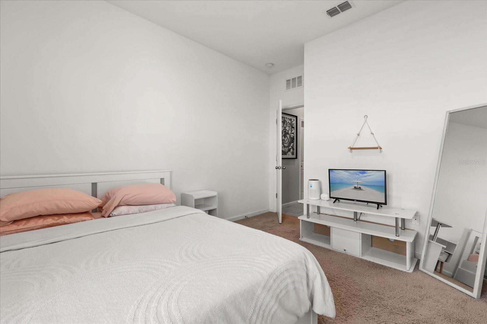 Image 15 of 38 For 321 Meadow Pointe Drive