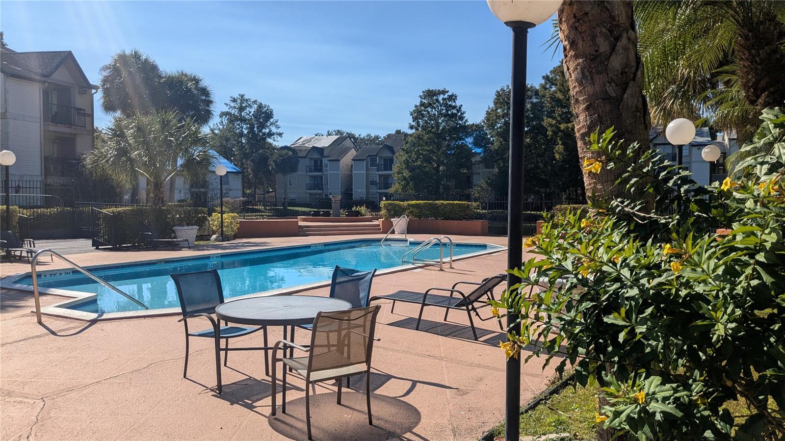 Image 19 of 29 For 1948 Lake Atriums Circle 120