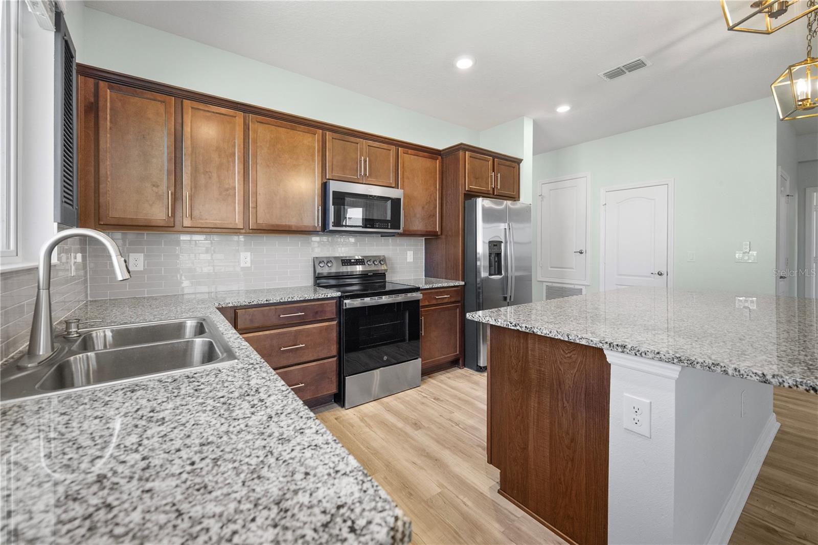 Image 17 of 78 For 1688 Littleleaf Boxwood Loop