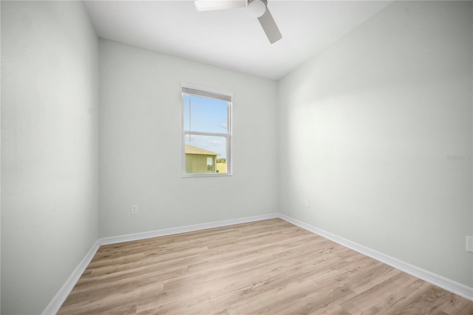 Image 38 of 78 For 1688 Littleleaf Boxwood Loop