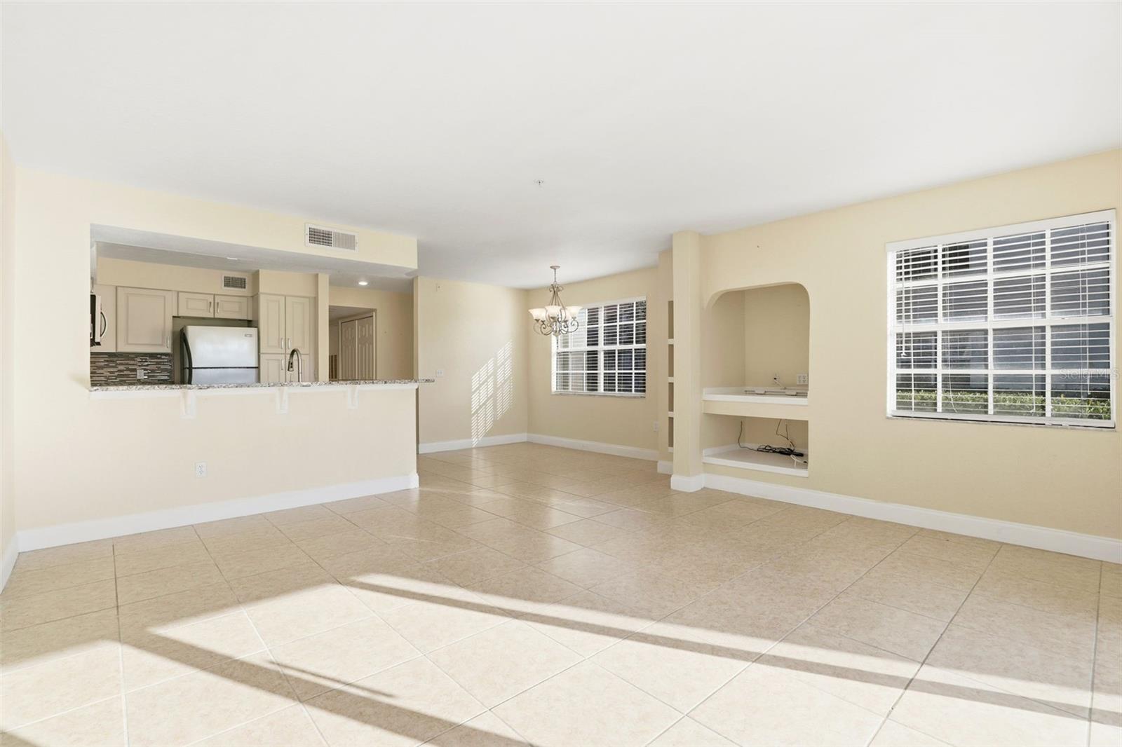 Image 13 of 38 For 13839 Fairway Island Drive 1111