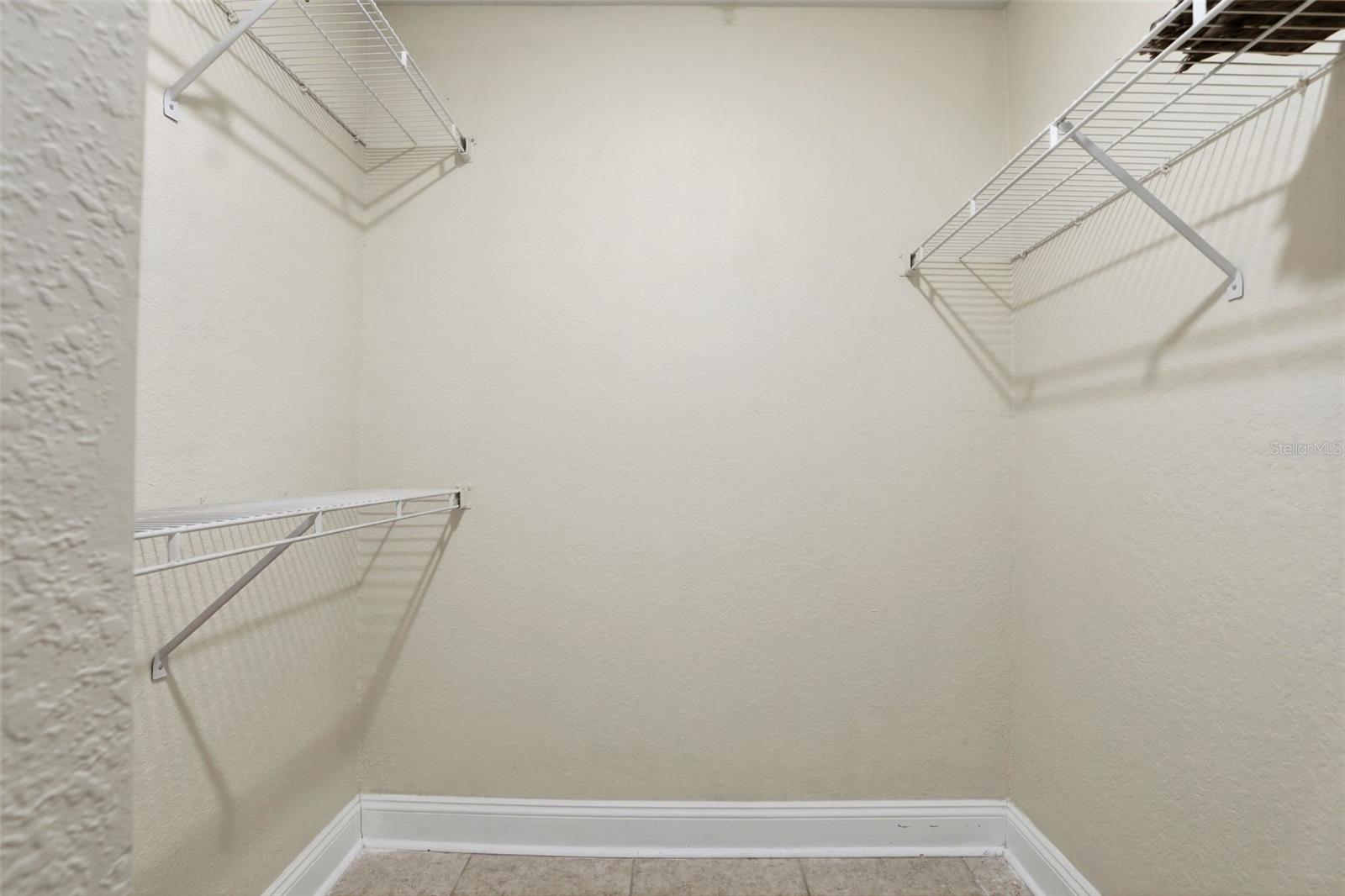 Image 18 of 38 For 13839 Fairway Island Drive 1111