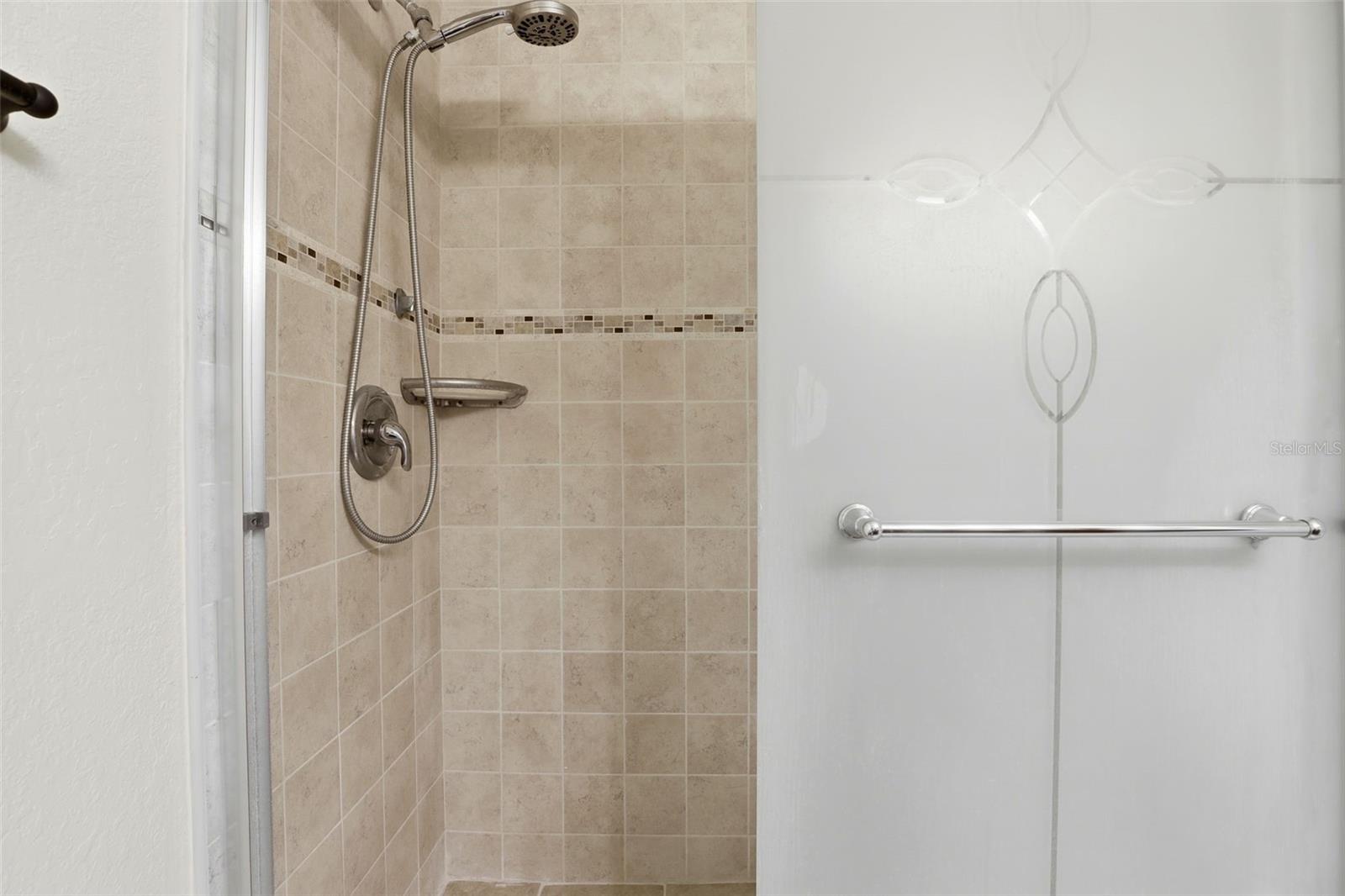 Image 20 of 38 For 13839 Fairway Island Drive 1111