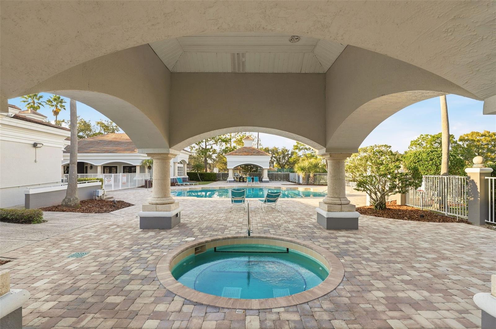 Image 27 of 38 For 13839 Fairway Island Drive 1111